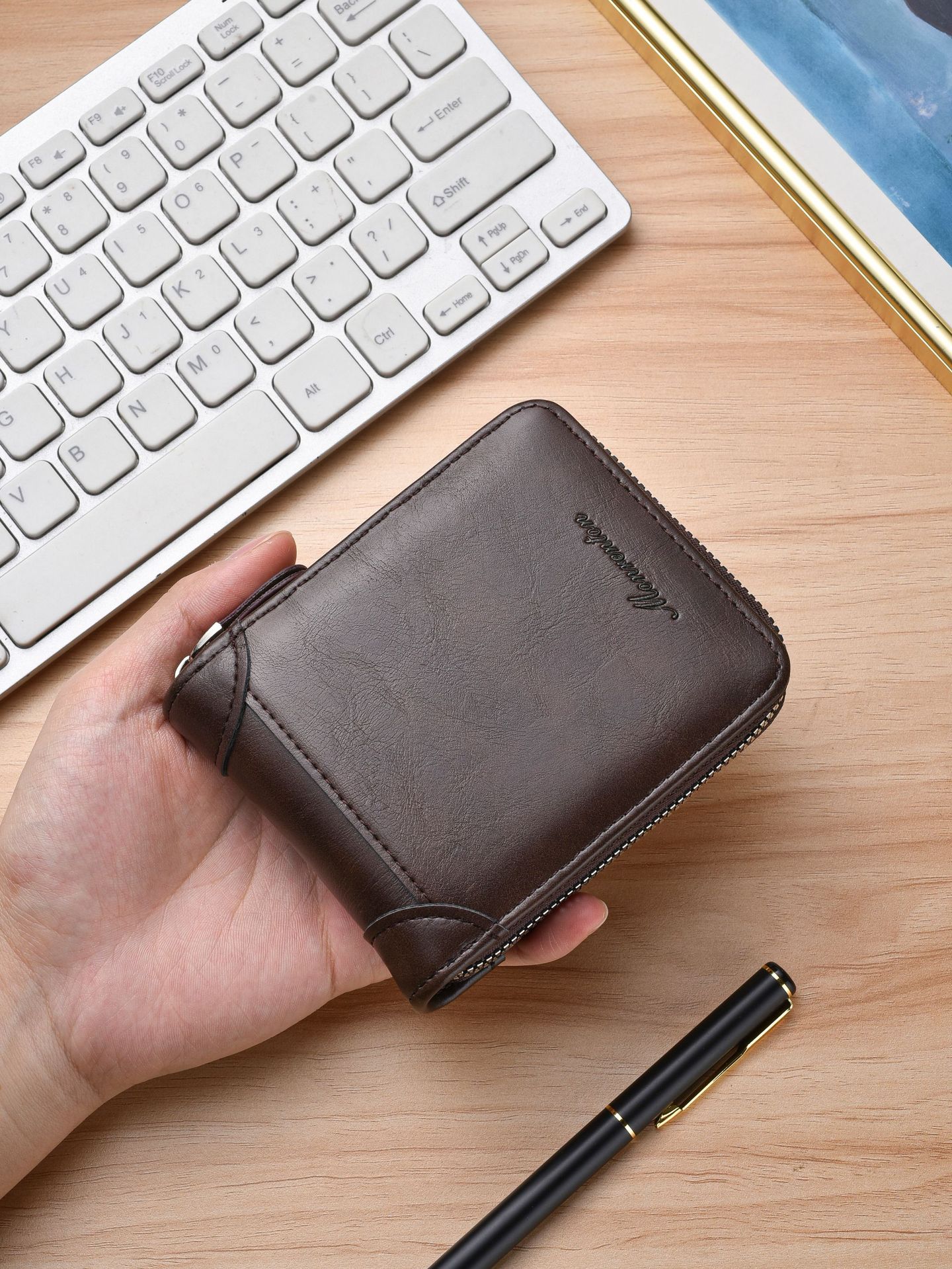 short polyurethane retro casual capacious wallet with zipper