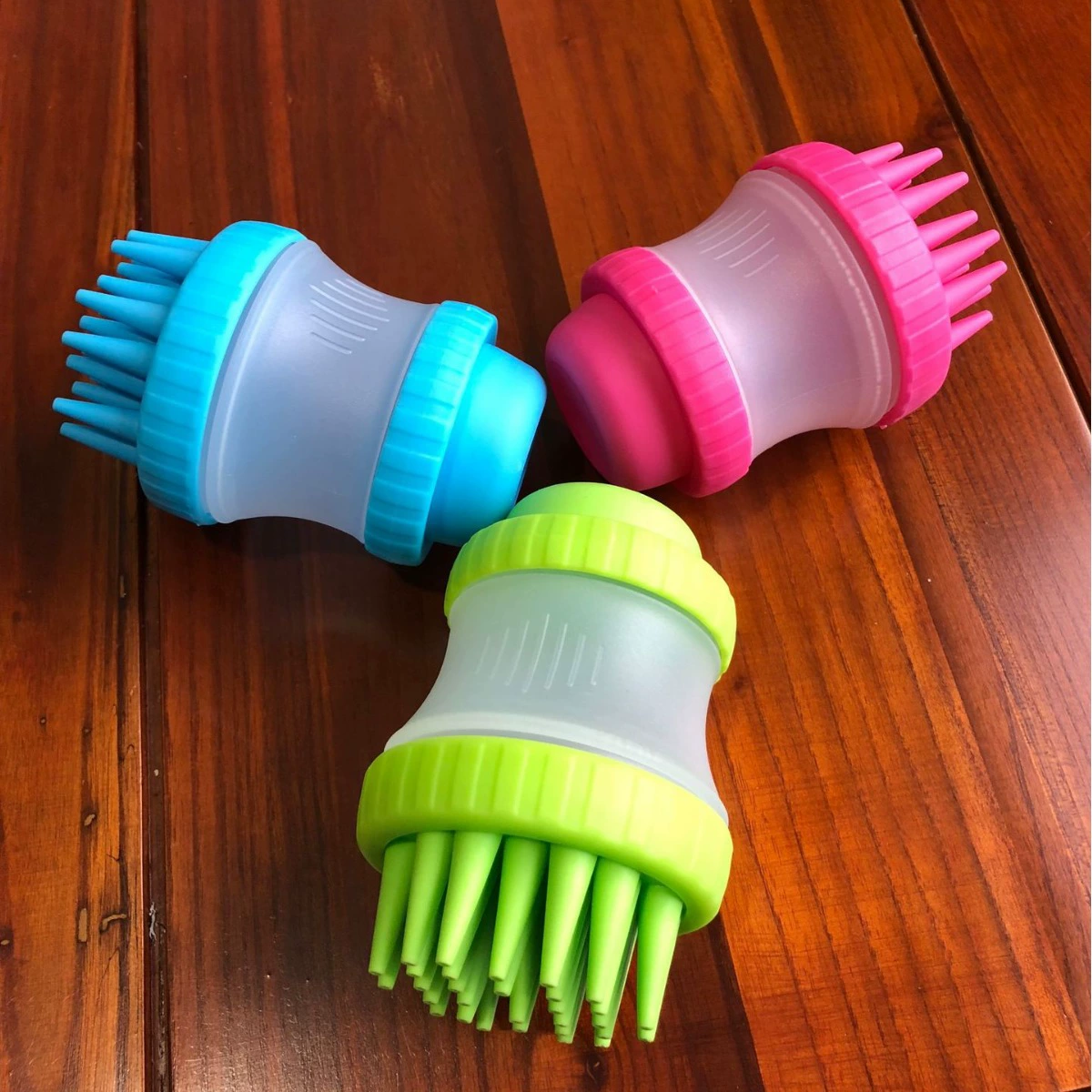 Производство и продажа, прямые поставки, новая многофункциональная круглая Массажная щетка для ванны для собак, чистка домашних животных, косметические инструменты, принадлежности