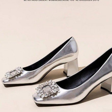 ��ɫ�߸�ЬŮ��2026���¿ʽ��ͷǳ�ڴָ��ٴ�ְҵ��ƤŮ��Ь��