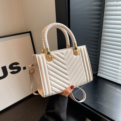 This year's trendy fashion influencer-style women's handbag: 2023 summer new collection—chic small square shoulder and crossbody bag