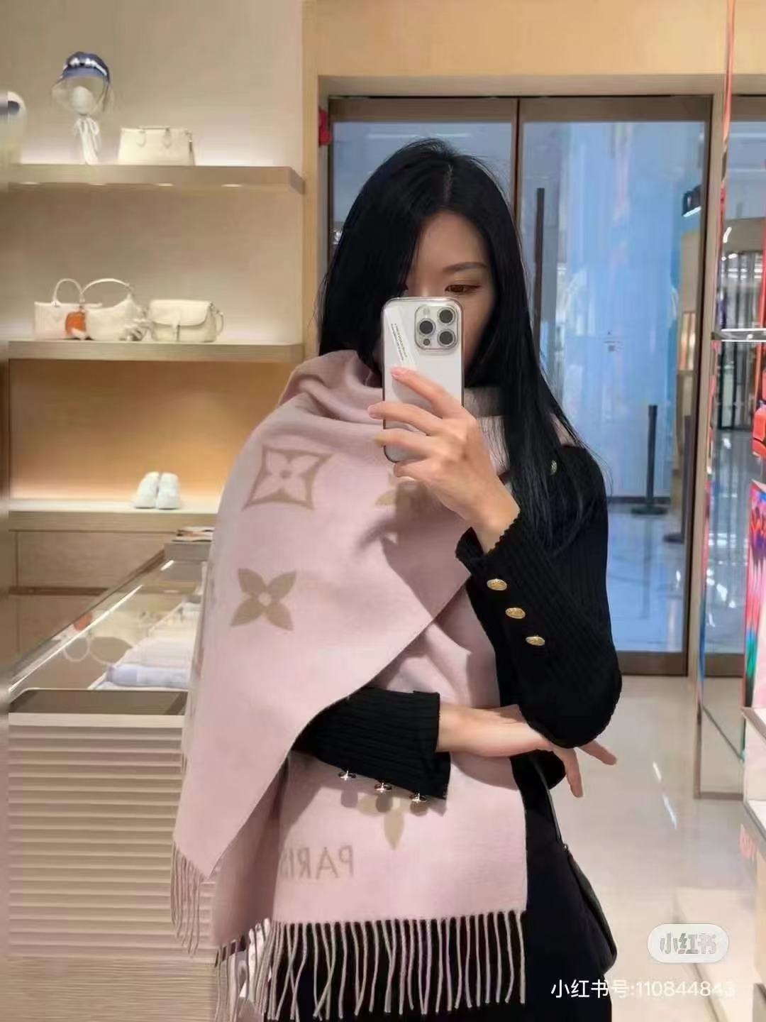 秋冬の新型D字のマフラーの女性はカシミヤのマフラーのフリンジの両面のマントをまねて保温して首を囲みます。