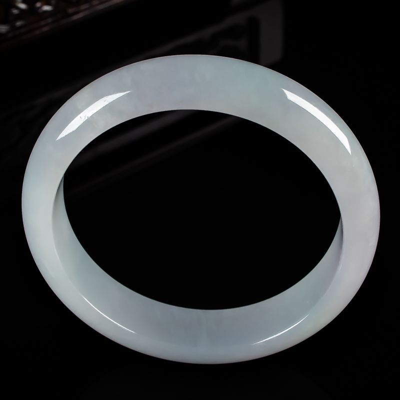 Luonnollinen burmalainen A-tyypin jadeiittirannekoru jaderannerengas_voghion.com