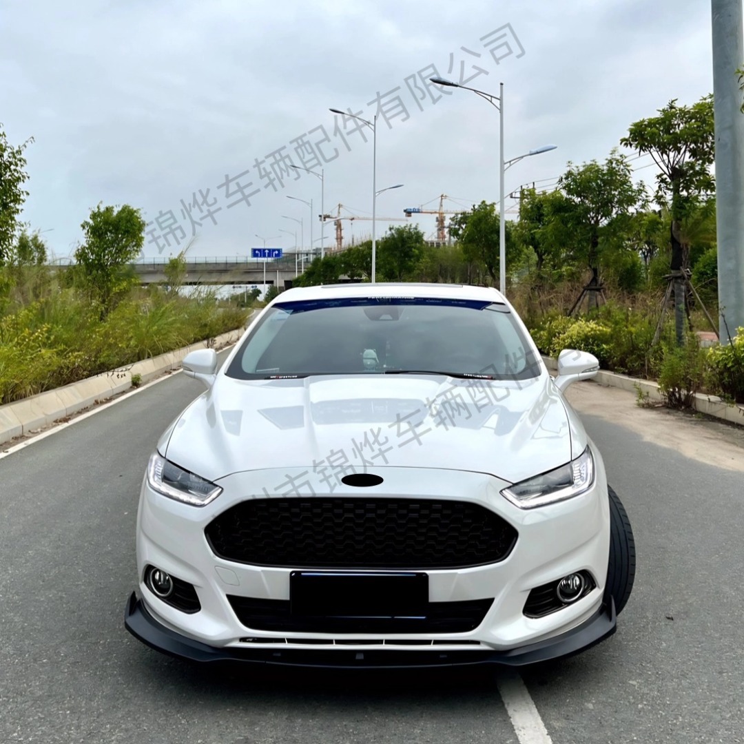 Suitable for 2013-2016 Ford Focus Mondeo Modified Honeycomb Glossy Black Front Grille