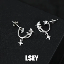 戒指;耳钉;项链