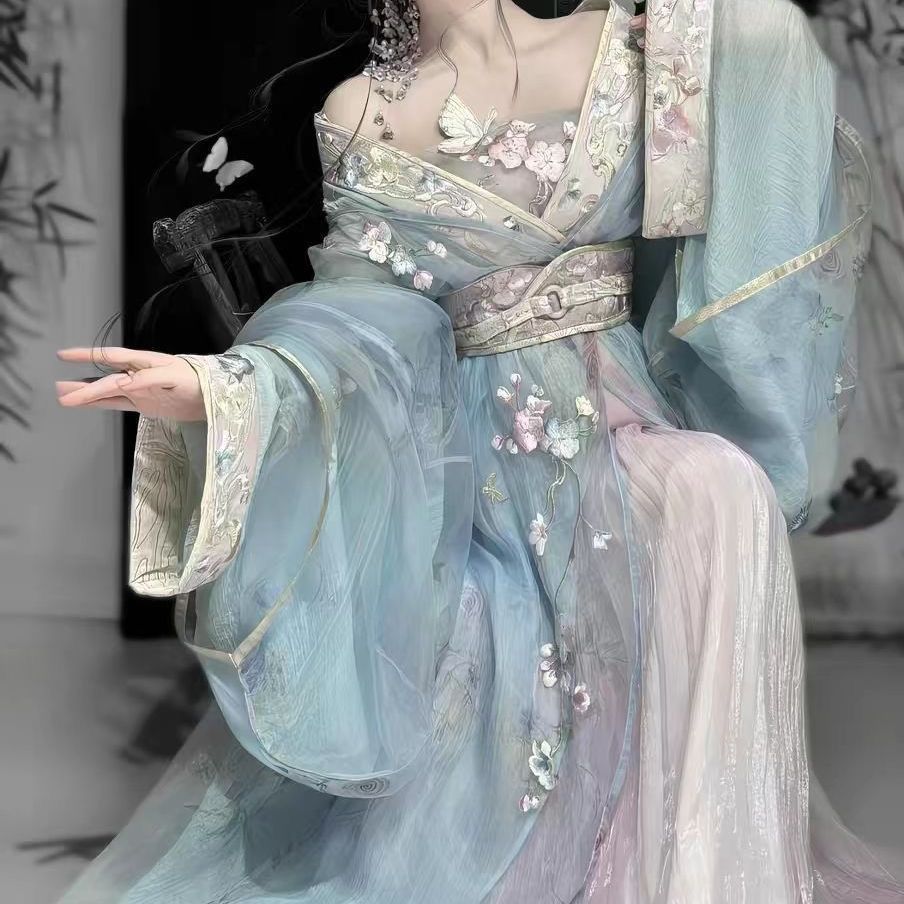 Begonia Still Purple Heavy Industry Embroidered New Hanfu is out