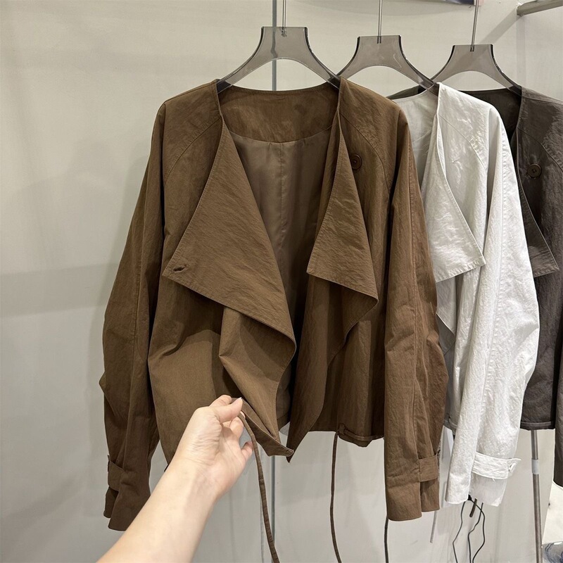 2026 Autumn New Women's Long-Sleeve Cardigan with Lapel Design, Stylish Thin Top, Elegant Short Windbreaker