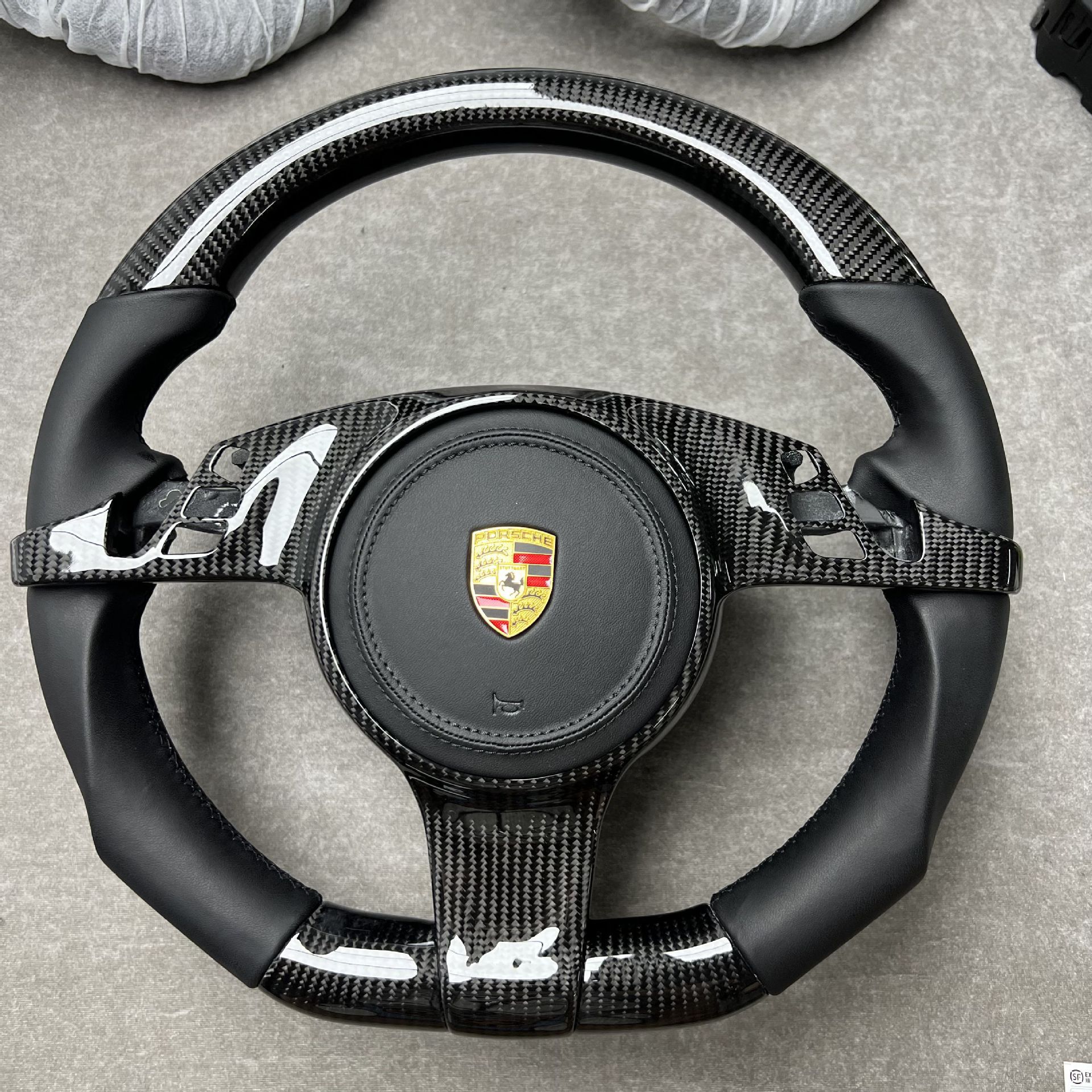 Carbon Fiber Steering Wheel Customization Suitable for Porsche Macan Cayenne Panamera Steering Wheel Processing