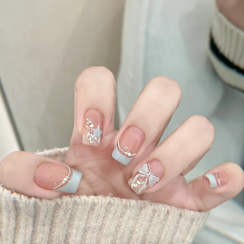 Blue French-Style Pearl Chain Short Bowknot Press-On Nails Finished Nail Art Stickers