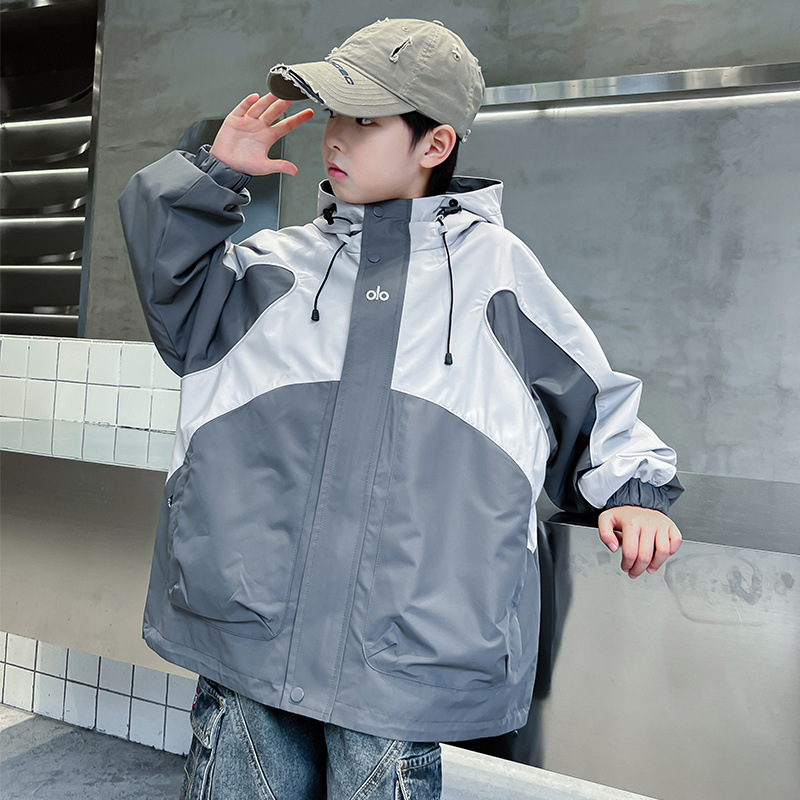 男童拼色连帽冲锋衣春秋2025新款儿童秋装派克服炸街潮中大童外套|undefined