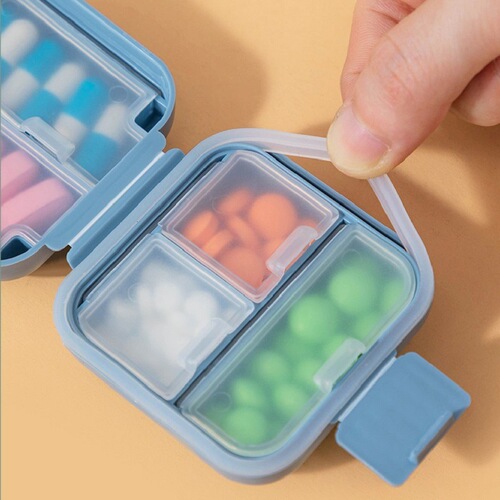 Portable mini pill box, silicone ring double seal medicine pill storage box, snap-type divided pill box