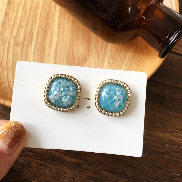 Retro Style Blue Resin Square Earrings display picture 9