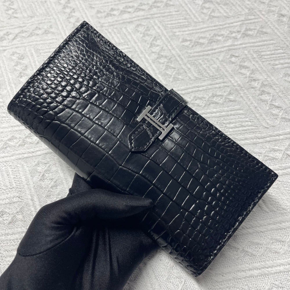 Thai Siamese Crocodile Belly Leather Wallet for Women, Long Business Casual Suit Wallet with Crocodile Interior, Multi-Card Slots