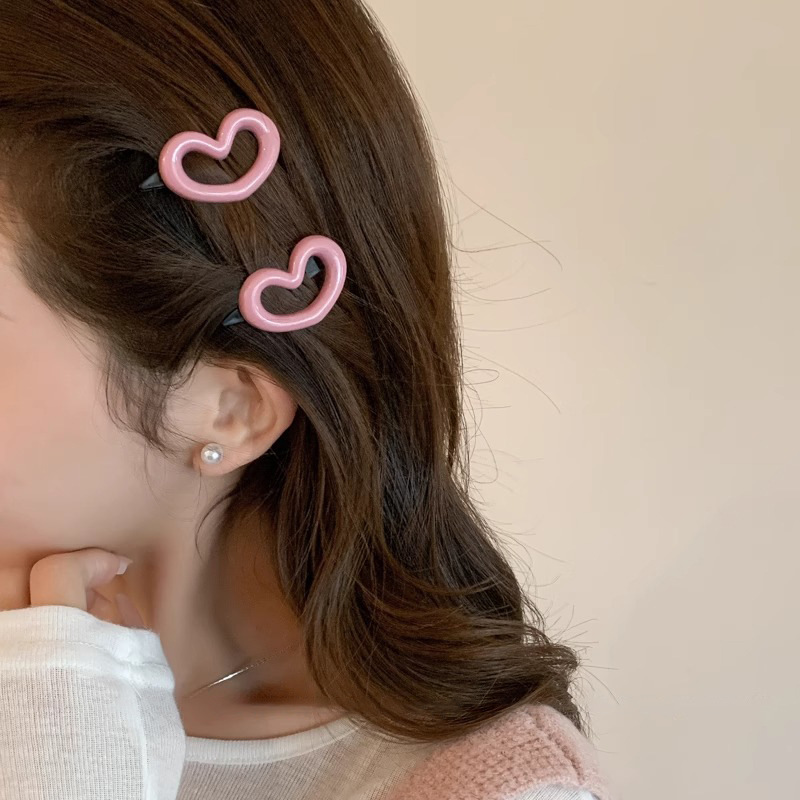 Bonito dulce rosa amor abrazadera de cabello de plástico simple y libre borde lateral frisa abrazadera de cabello en forma de corazón