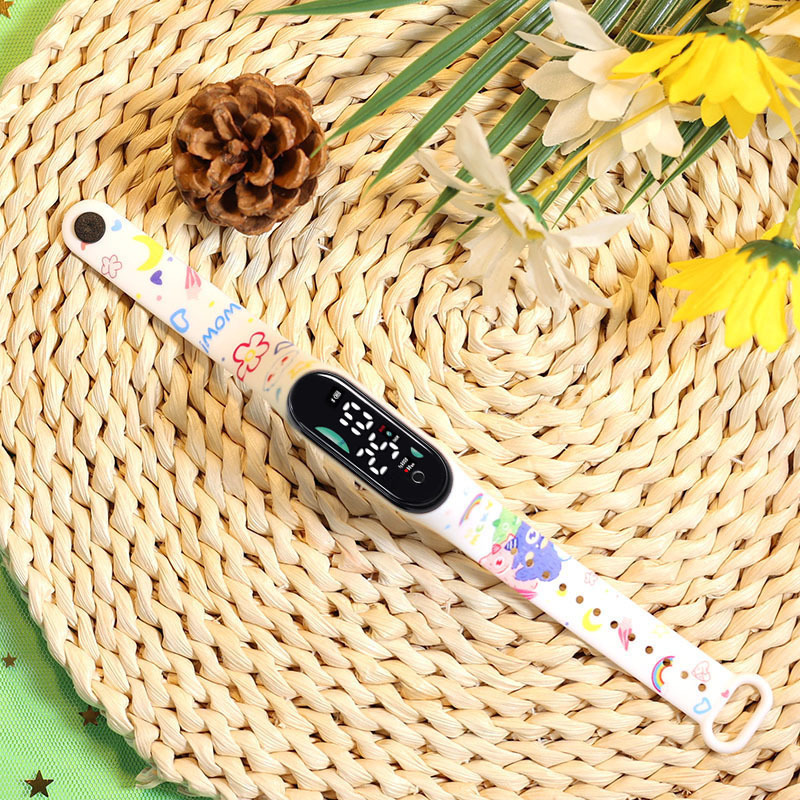 2024 explosión de chatarra oso de café M9 impresión pulsera relojes de pulsera niños estudiantes moda lindo reloj electrónico LED