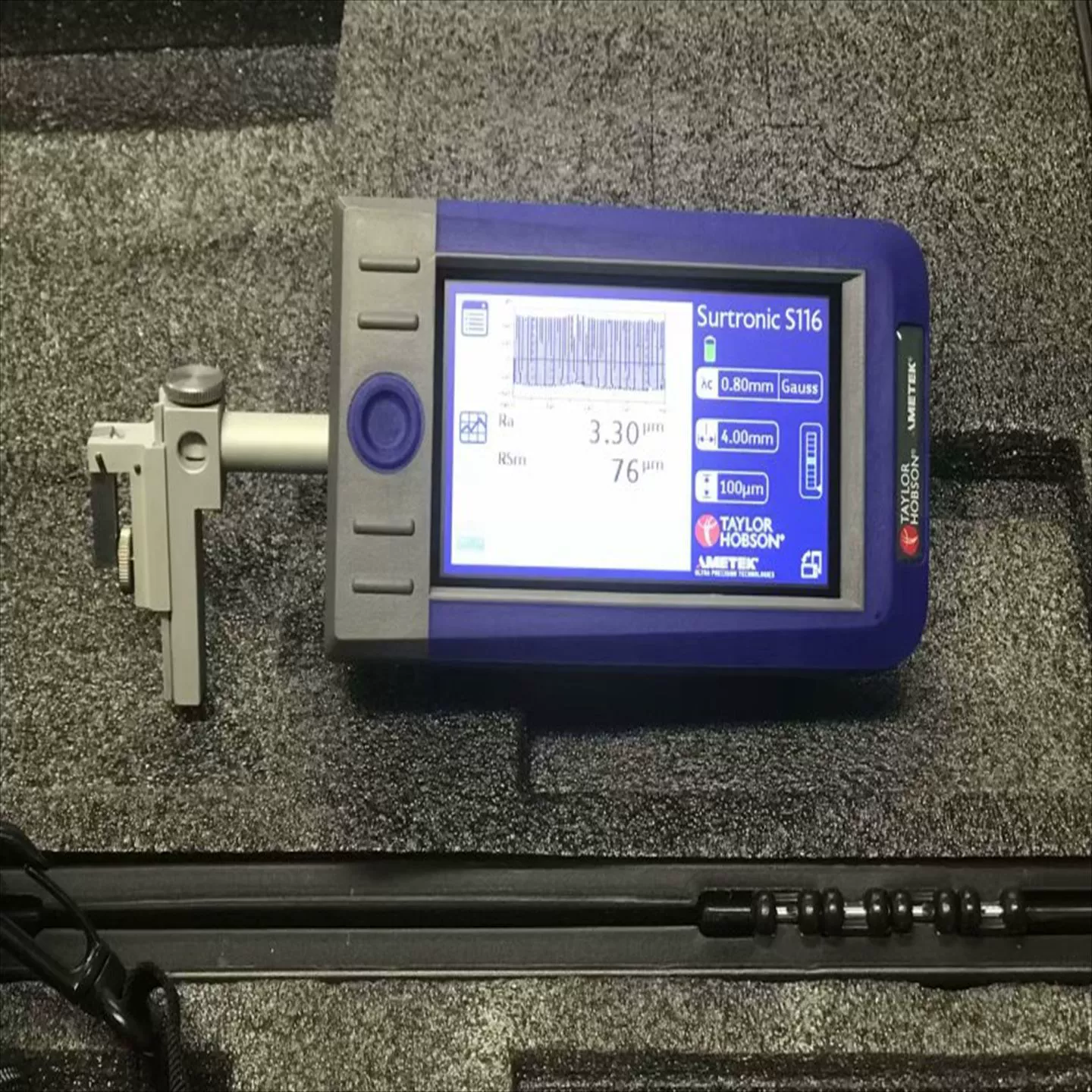 Британский измеритель шероховатости поверхности Taylor Taylor SurtronicS-100 Измеритель шероховатости S-116 S-128