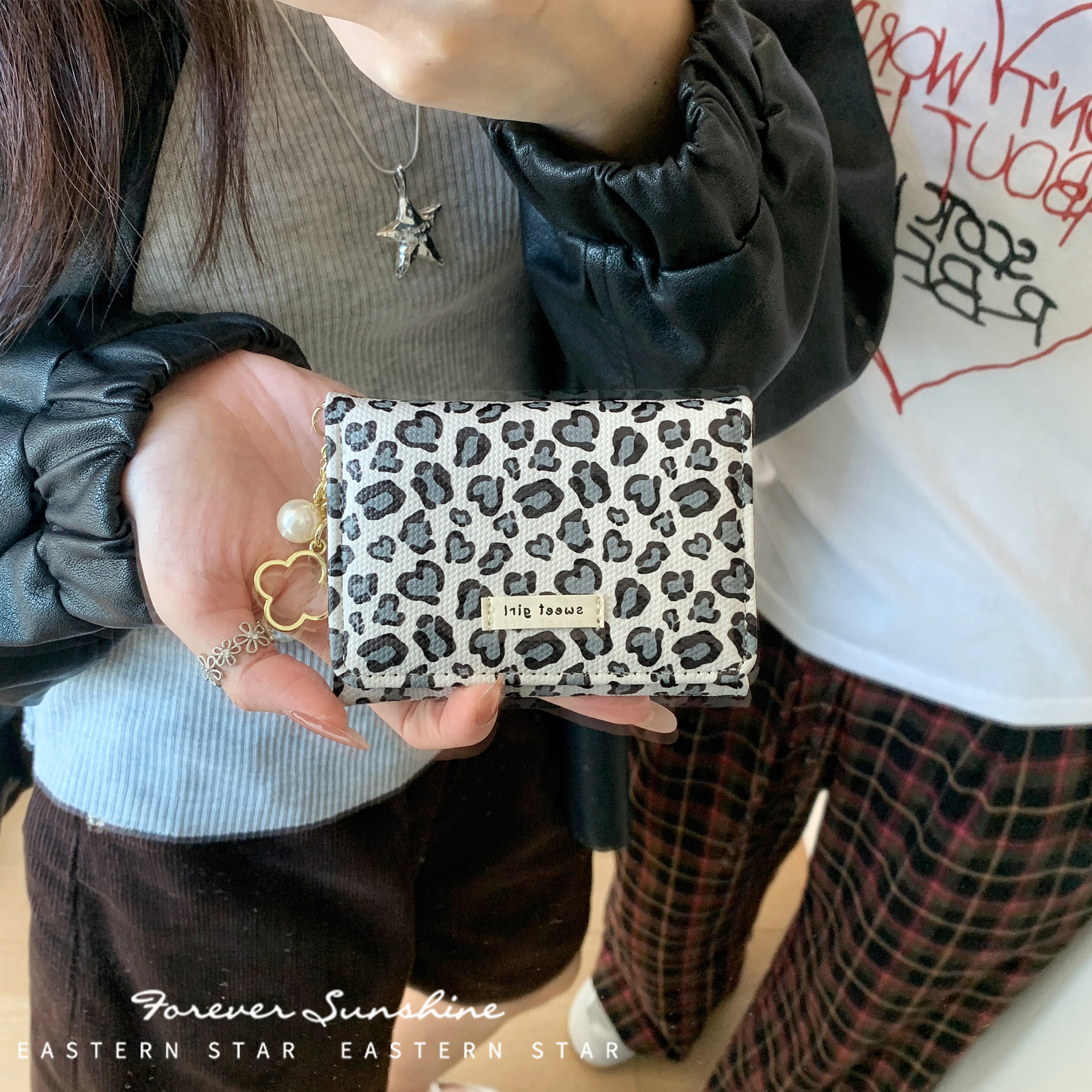 Leopard print, four-leaf clover~High-end Korean style small 70% off short wallet card holder, cross-border women's wallet, large capacity, in stock