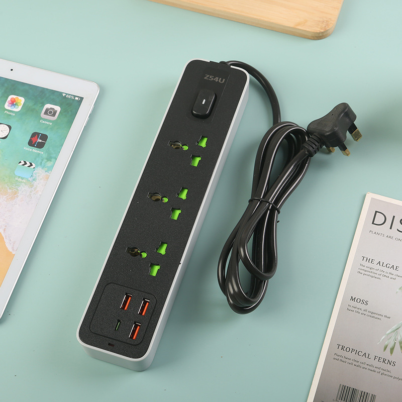 3USB + 1Type-c tarjeta de succión de doble cañón negro y blanco con puerta de seguridad enchufe de comercio exterior Arabia Saudita