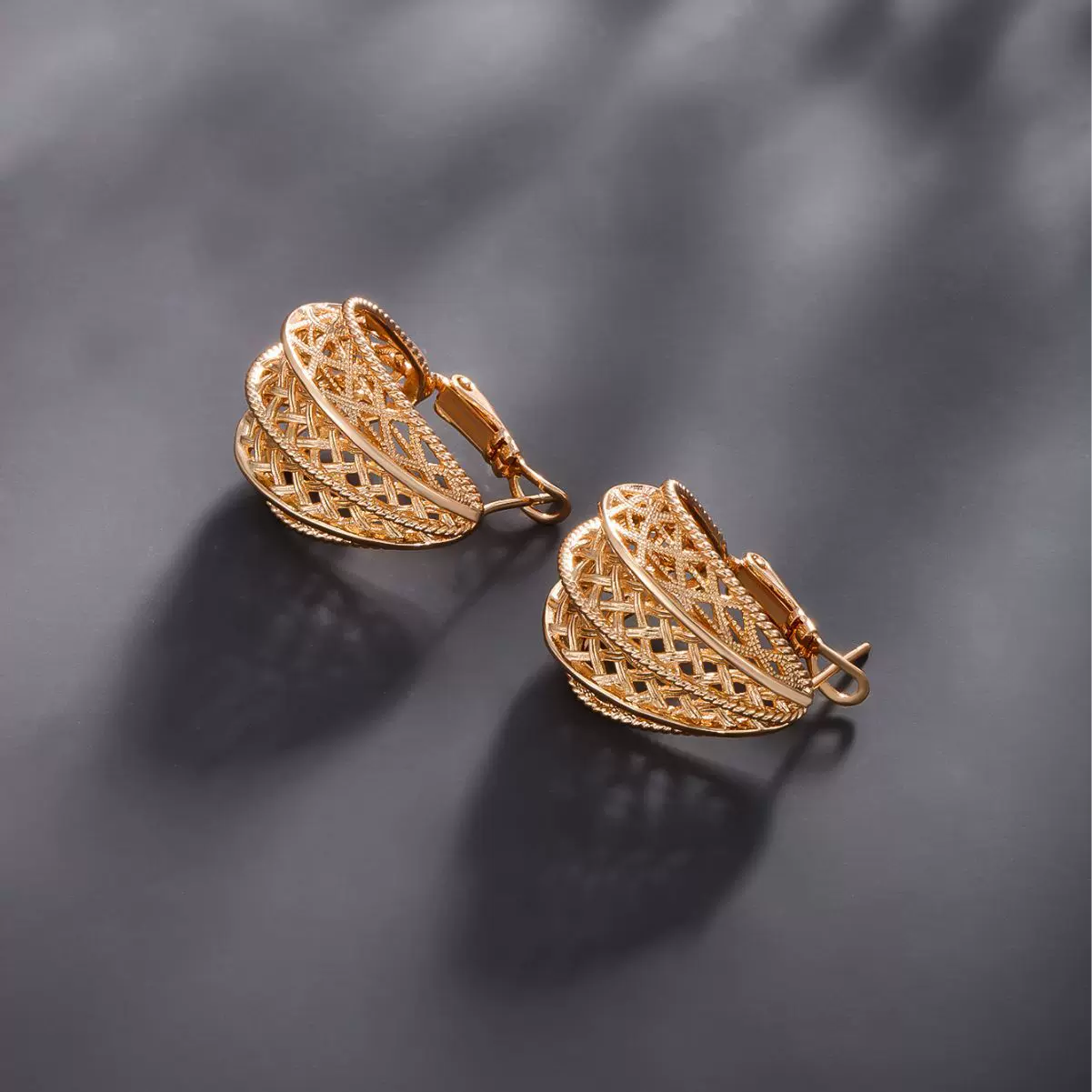 旭平首饰亚马逊跨境新款镂空精致耳环耳扣 轻奢小众时尚耳饰批发