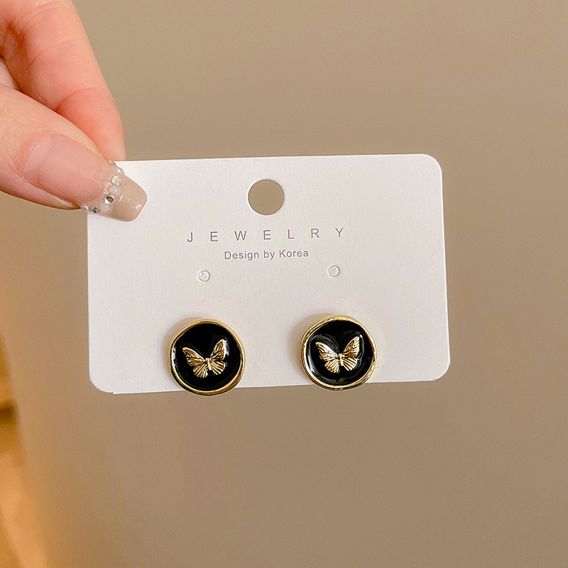 Pendientes de perlas, pendientes de estilo caliente, lujo ligero, pendientes simples de celebridades de Internet, accesorios de Yiwu, venta al por mayor