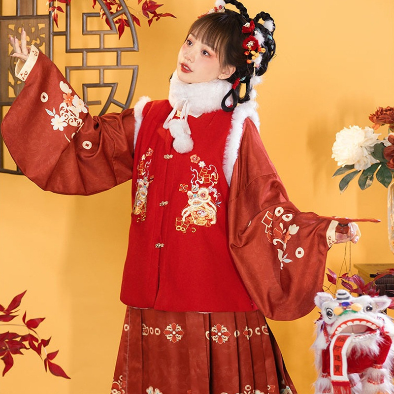 成人女装汉服女中国风明制交领比甲马面裙秋冬款加厚红色拜年服装