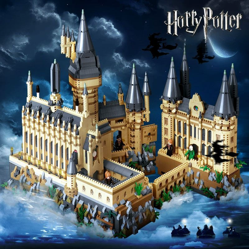 Конструктор (Lego) серия «Замок» — наборы из мелких деталей, модели достопримечательностей (разное количество деталей)