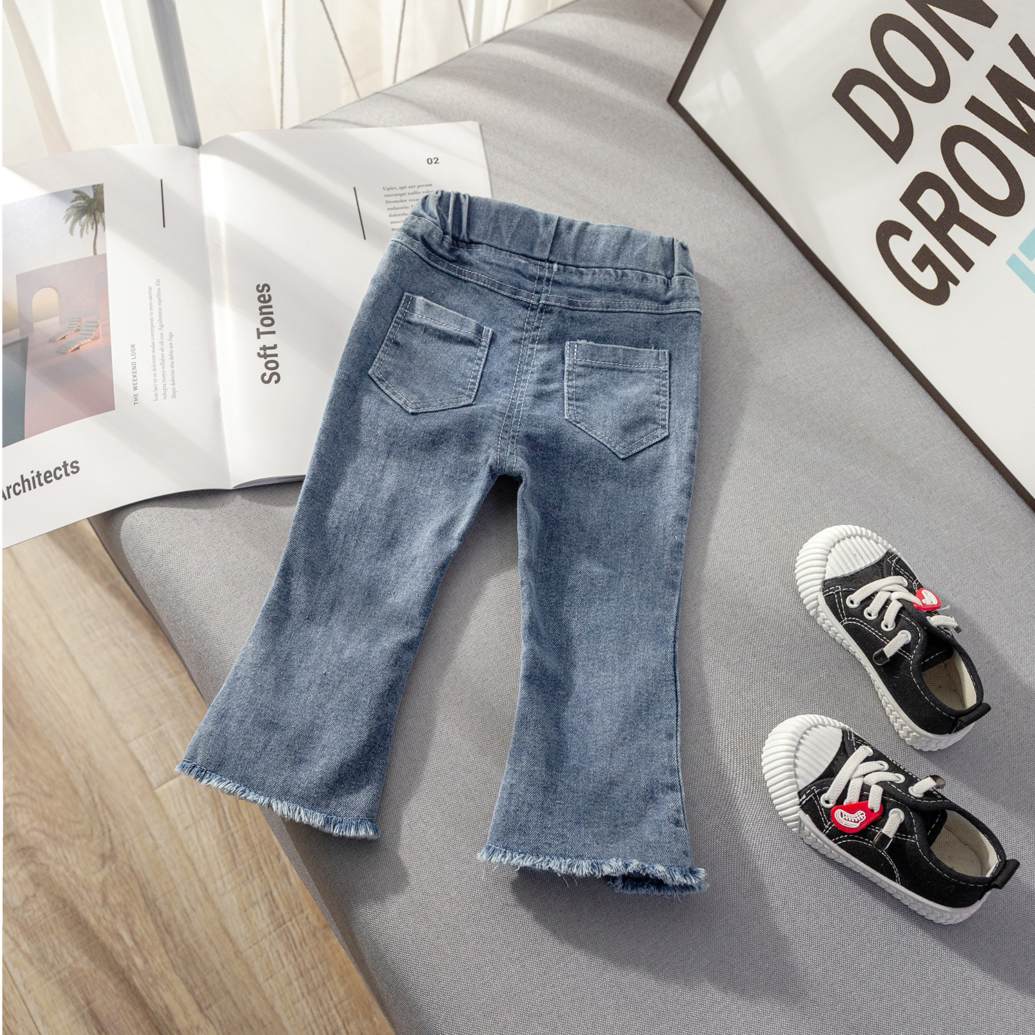 Pantalones vaqueros de niña 2024 primavera nuevos pantalones pierna con cuentas arco bebé femenino primavera y otoño Internet Celebrity pantalones a juego image 3