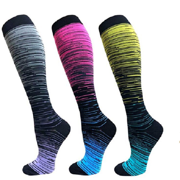 New foreign trade hot selling gradient mixed color compression socks outdoor sports running anti-swelling pressure nylon socks spot