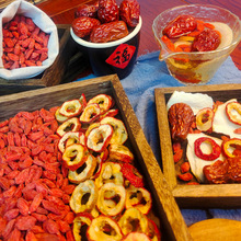 �O��ɽ髹ιβ���轼t��Ů����ˮ�����ā͸�����ݲ�һ�����l