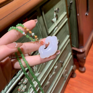 Hetian jade with jasper 6mm bead chain gold classic and good-looking, one-sided carved such as the lock material ice dry