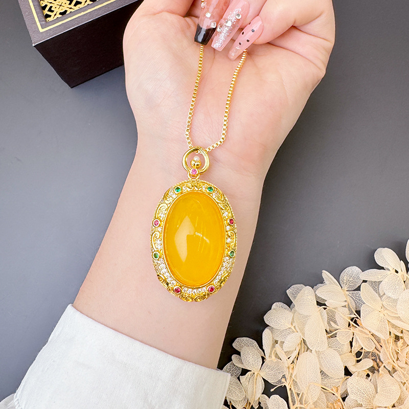 Vietnam Sha Jin retro estilo chino versátil imitación jade colgante flor tallada joyas de estilo de corte fuente transfronteriza al por mayor