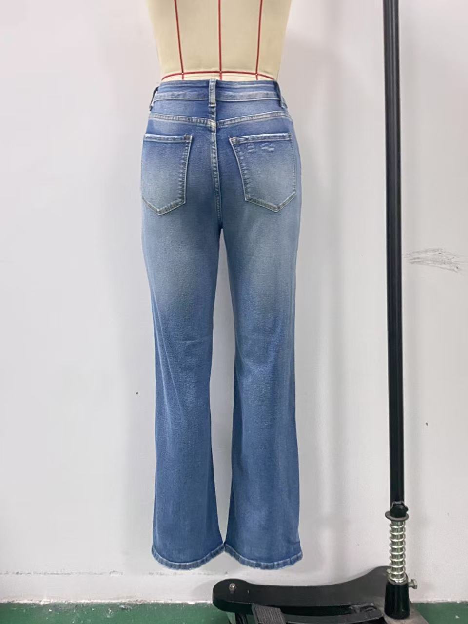Women's Mid-Rise Straight Leg Jeans - Comfortable Distressed Denim Pants With Sandwashed Finish For Casual & Streetwear_ecoleips.com