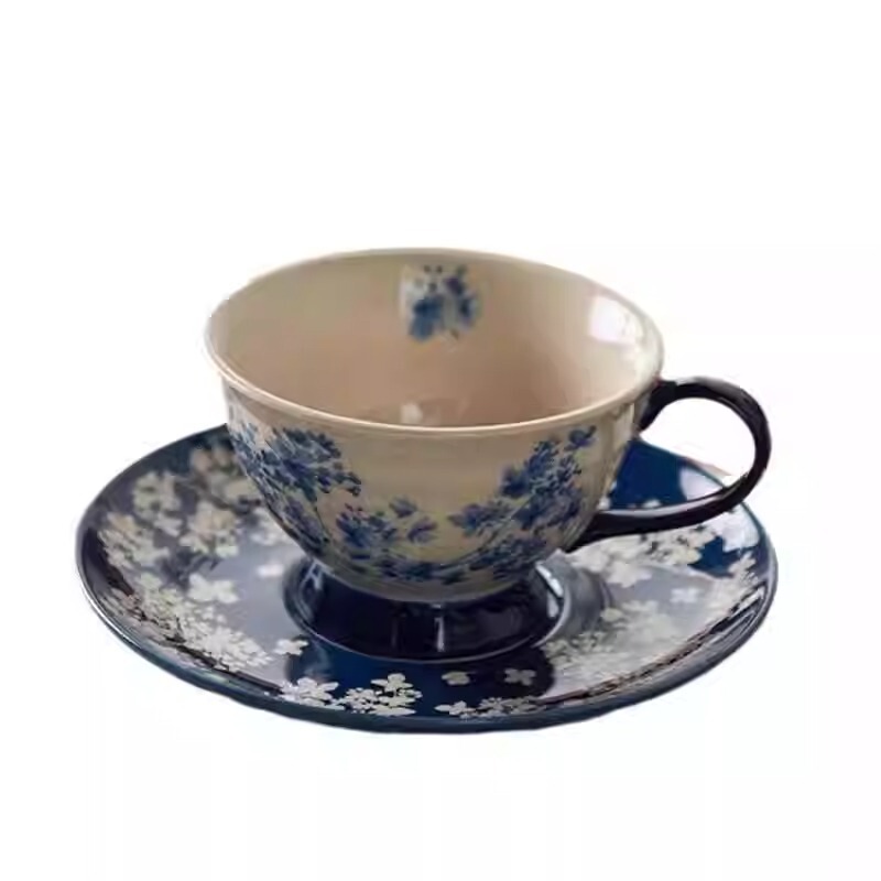 青と白の磁器のコーヒーカップとソーサー、絶妙なガランの美しい教師の日のギフト、セラミック中国風のレトロなカップ|undefined