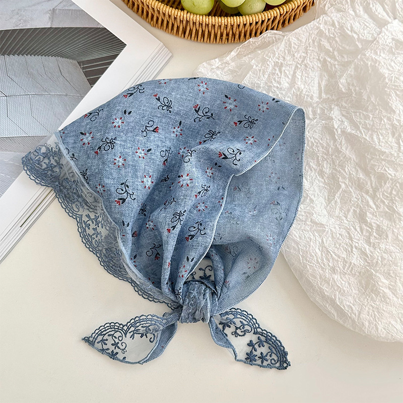 Bufanda de seda Bufanda triangular con borde de encaje Bufanda de mujer Pequeño estilo pastoral fresco bolso floral decorativo pañuelo para el cabello