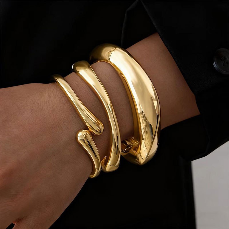 Europa y los Estados Unidos lujo transfronterizo diseño ligero de la industria pesada sensación pulsera metálica brillante abertura pulsera geometría minimalista personalidad amplia joyas