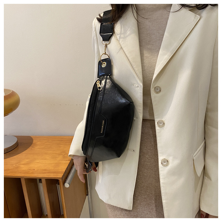Women's Fashion Solid Color Pu Leather Waist Bags display picture 6