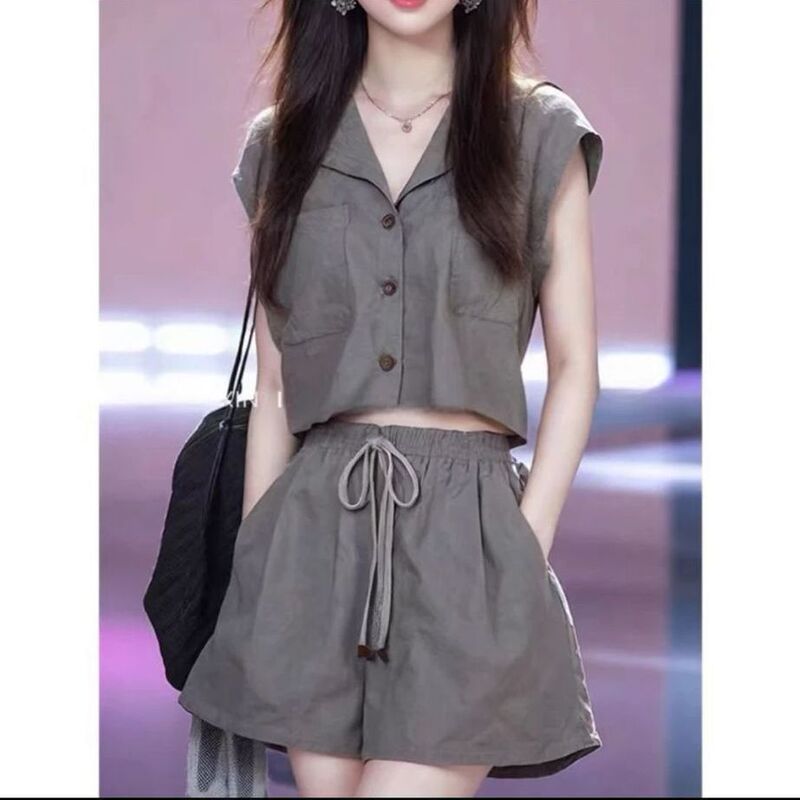 French-Style 2025 Summer New Trendy Super Stylish Street Fashion Petite Top and Casual Shorts Two-Piece Set French-Style 2025 Summer New Trendy Super Stylish Street Fashion Petite Top and Casual Shorts Two-Piece Set