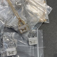 新型H康康カバンのネックレスの女性の純銀の鎖はアルファベットの18kバラの金を掛けます。