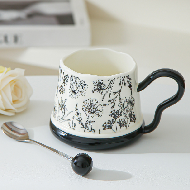 Tazas de cerámica de alto valor nominal tazas de café tazas de leche de alto nivel de sensación de taza de agua casera regalos de mano al por mayor