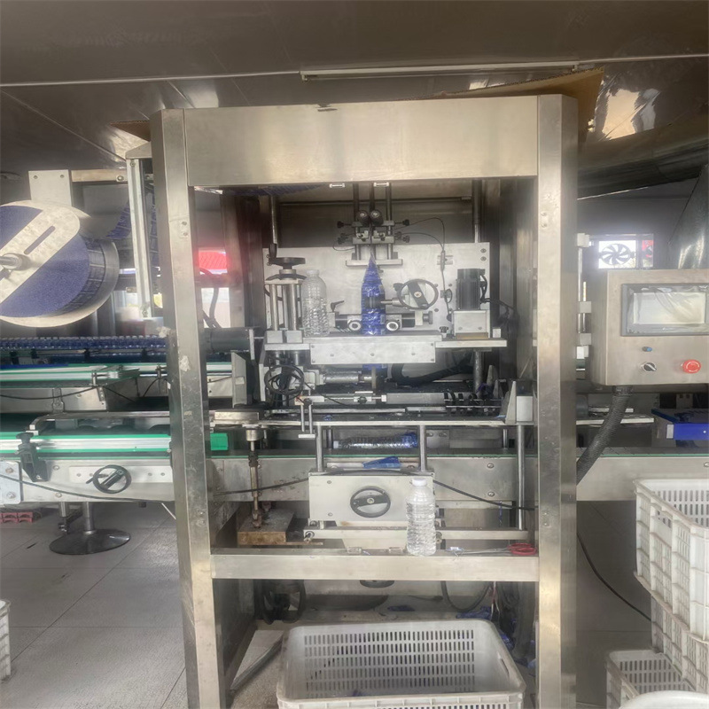 出售二手全自动套标机热收缩套标机瓶装水套标机瓶装水套标机回收