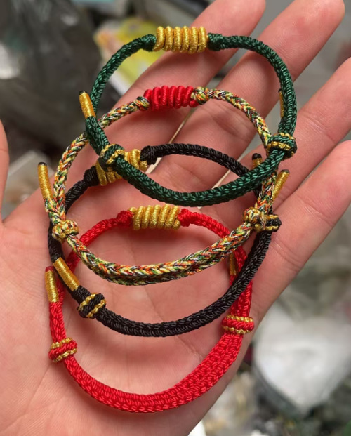 Red rope + gold bucket knot