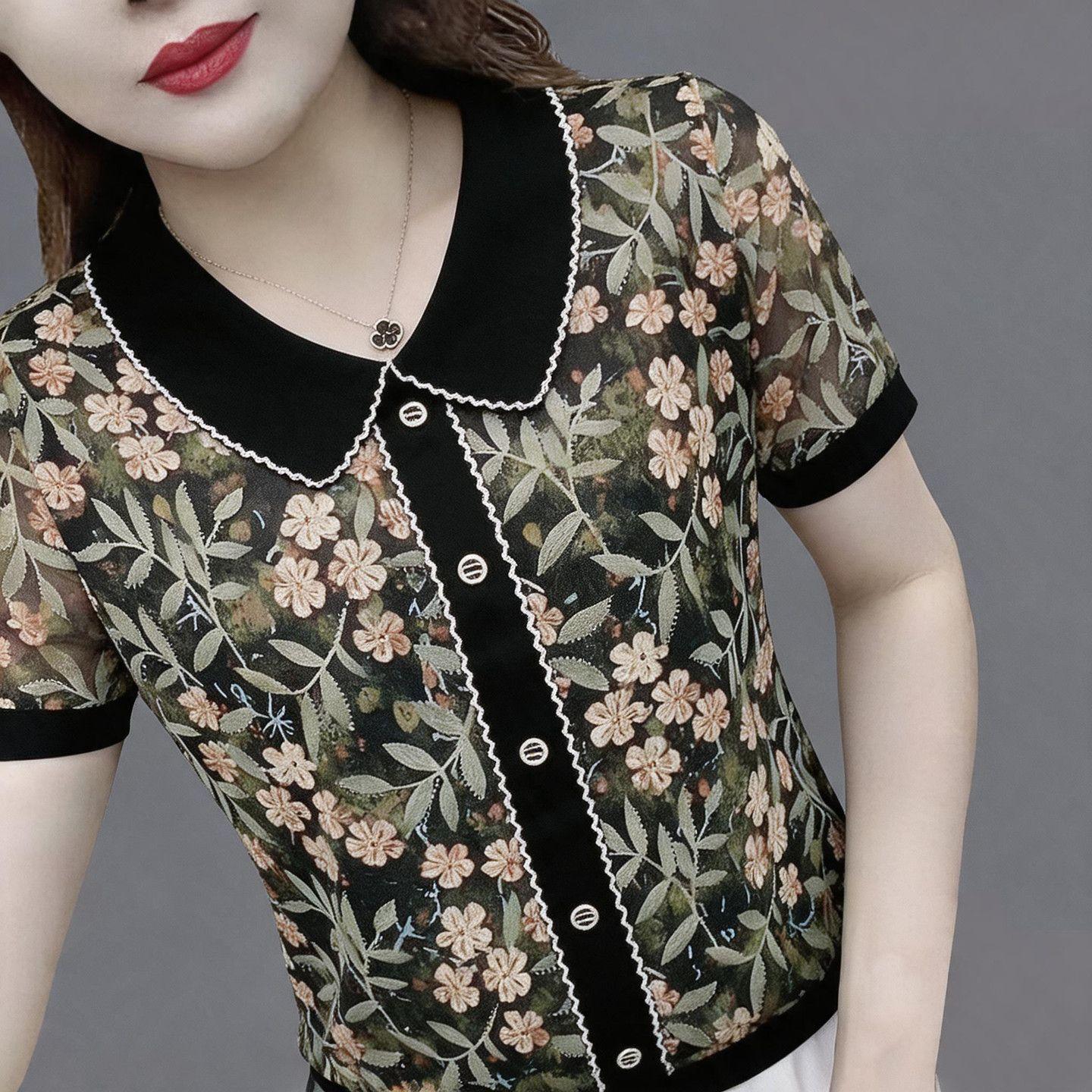 New short-sleeved t-shirt, slimming and stylish, fashionable top, 2026 summer, loose-fitting floral print top for middle-aged and elderly mothers.