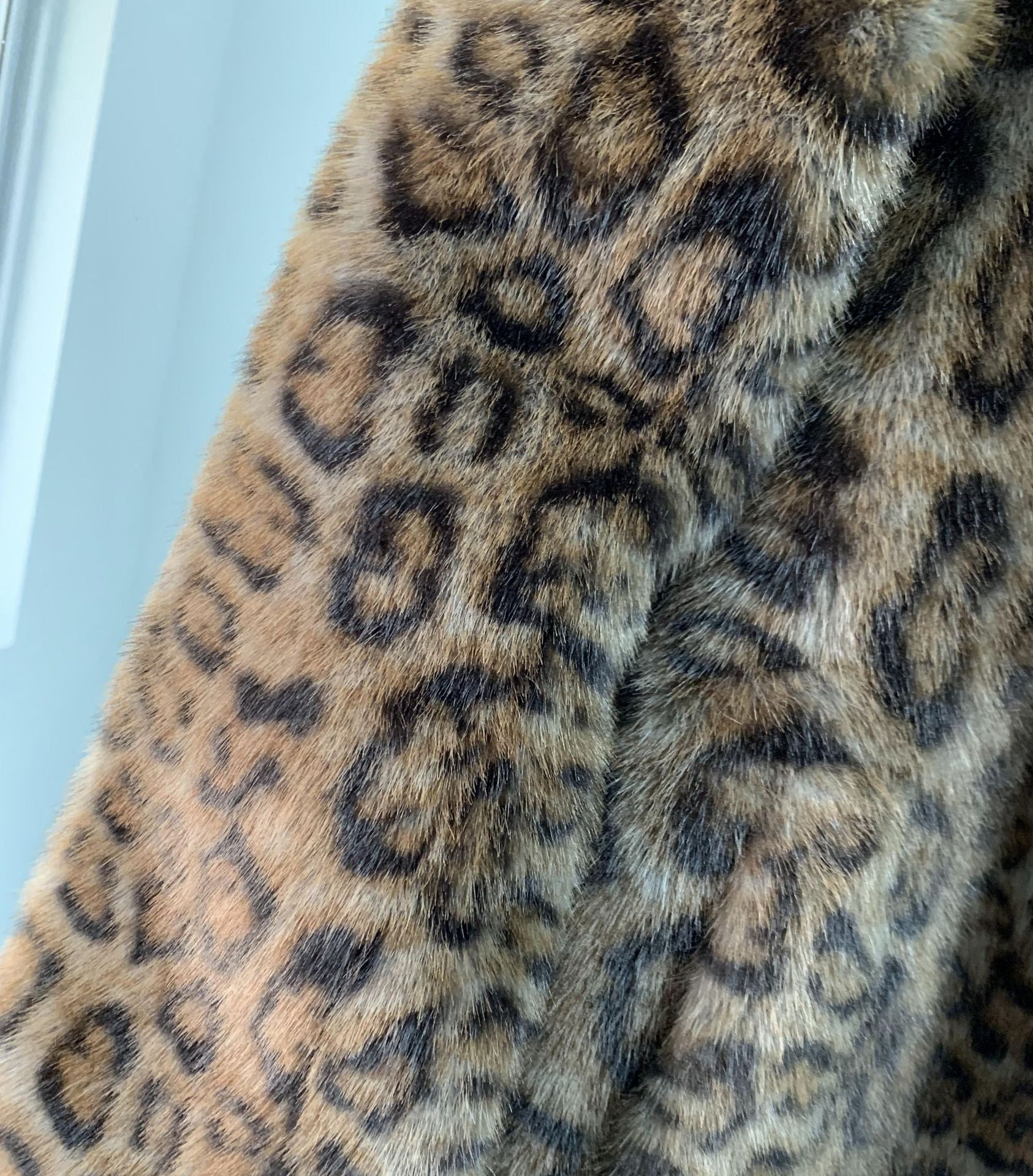 Dámské oblečení podzimní a zimní nové ekologické kožešinové norkové kožešinové leopardí vzor prodloužené velké velikosti dámské oblečení_voghion.com