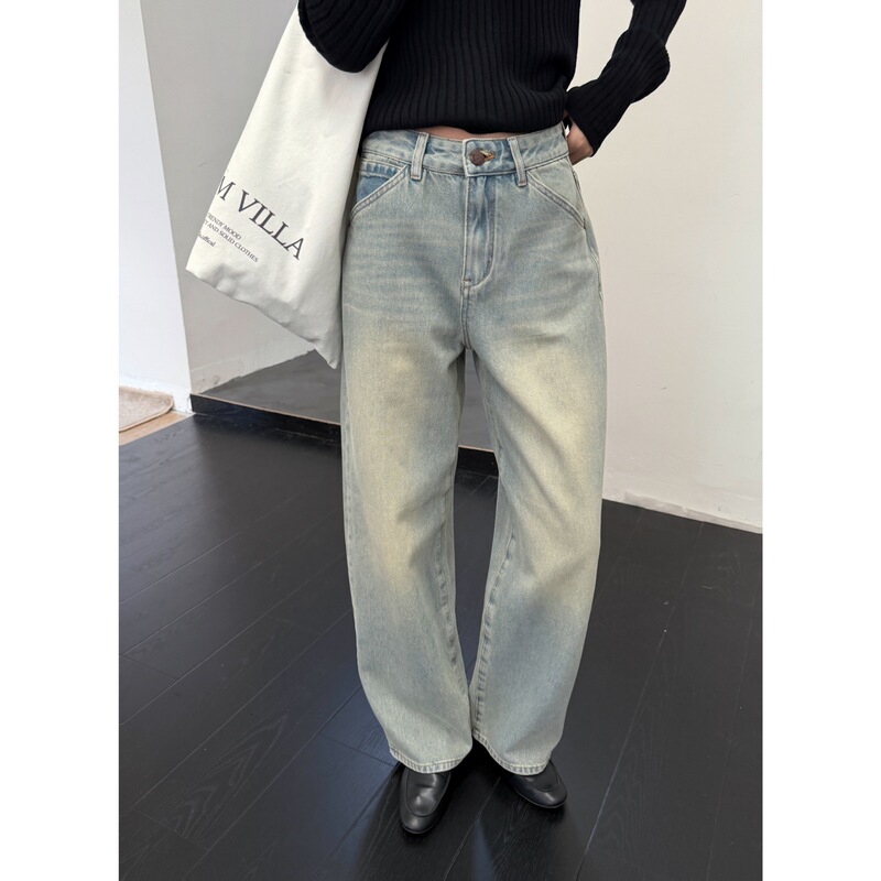 GAGD light-colored distressed washed loose American-style curved-leg jeans with slanted pockets and wide legs GAGD light-colored distressed washed loose American-style curved-leg jeans with slanted pockets and wide legs