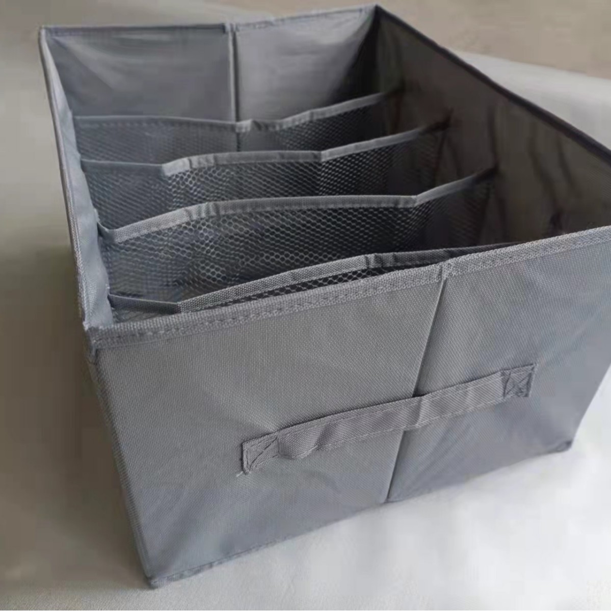 회색 5 칸 스웨터 휴대용