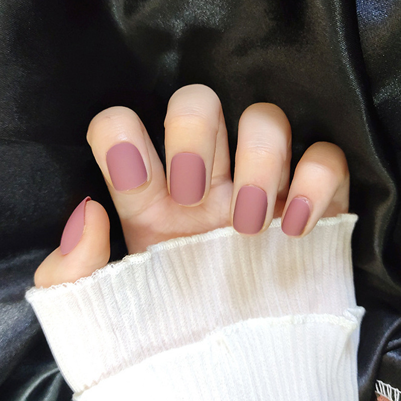 Nuevo parche de uñas de uñas de uñas esmeriladas de color sólido corto redondo desmontable parche de uñas postizas de uñas portátiles al por mayor
