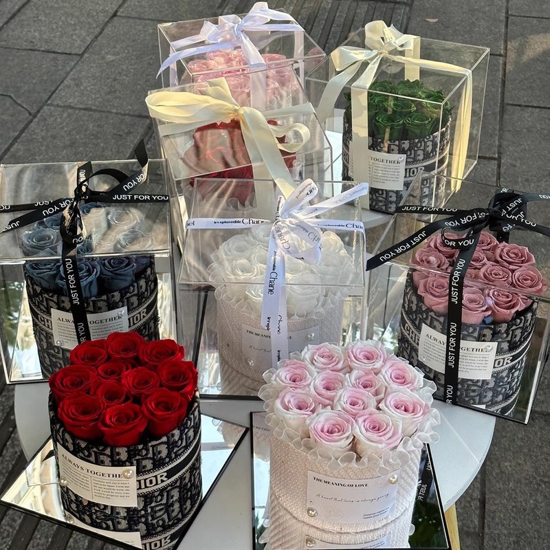 プリザーブドフラワー ローズ 小香風 ハグバケツ 完成品 花束 バレンタインデー クリエイティブギフト 高級感 プリザーブドフラワー オーナメント|undefined