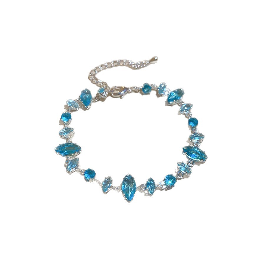 Pulseras de zircón de cristal suaves y lujosas brillan con una sensación de alto nivel de lujo, pulseras de atmósfera refinada, joyas de mano.