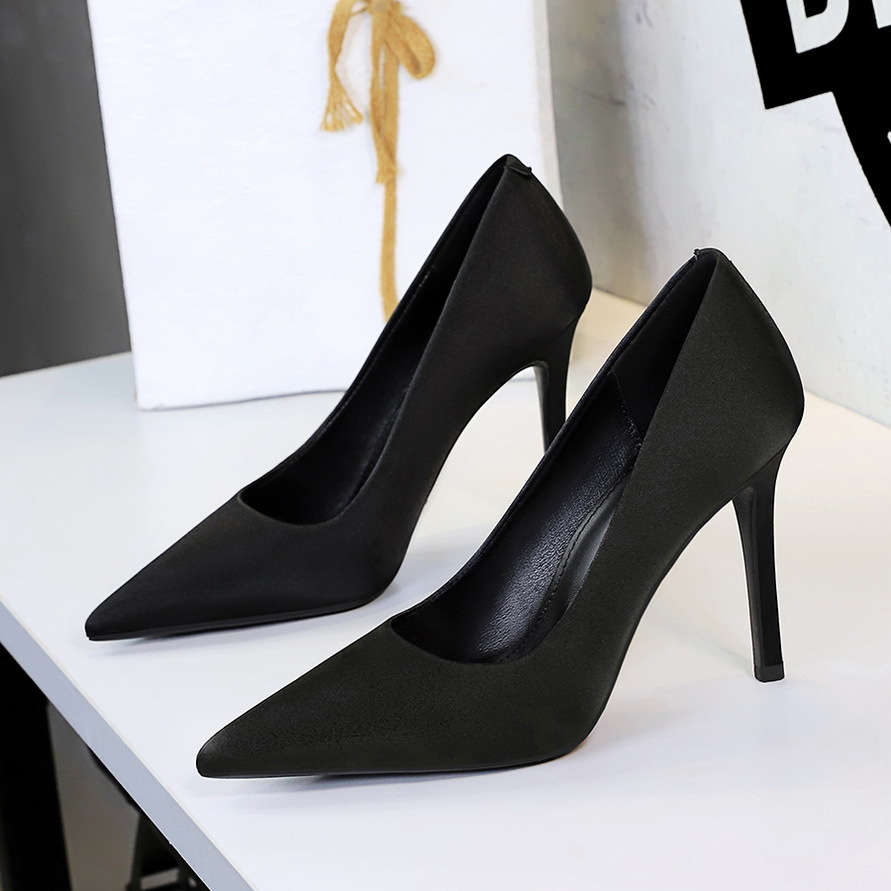 Women's Satin Stiletto Heel Pumps Pointed Toe Slip-on Banquet_voghion.com