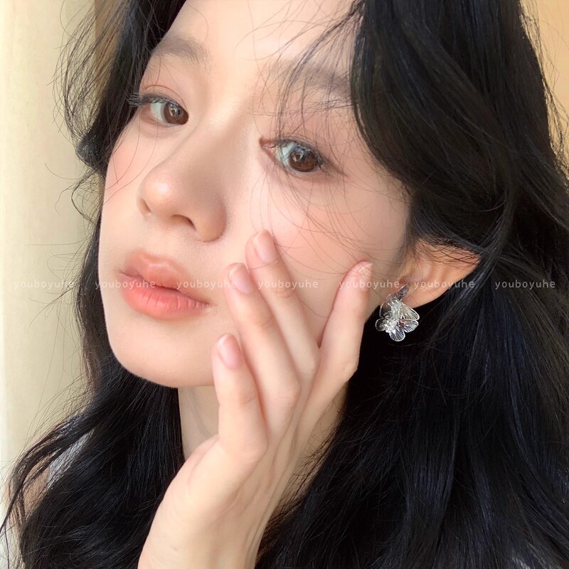 气质银色镂空蝴蝶耳环女设计感小众精致银针耳钉适合夏天的耳饰品|undefined