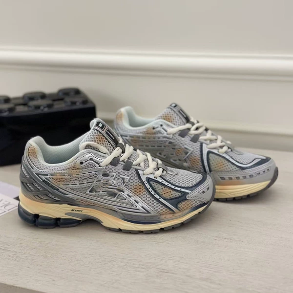 Gray silver